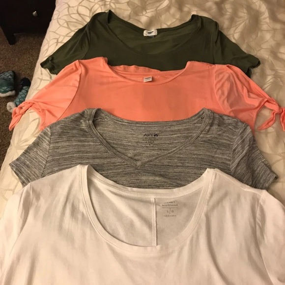 SOLD! T Shirt Bundle - Picture 1 of 7